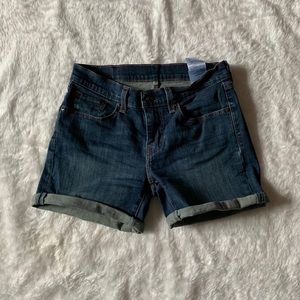 Levi’s mid thigh cuffed shorts